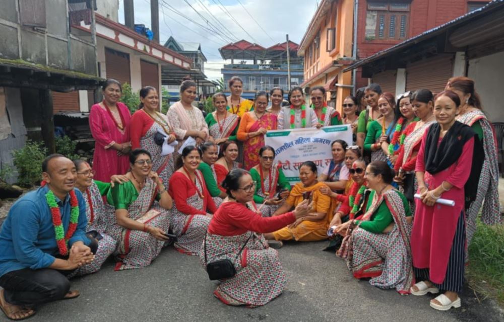 उद्यमशील महिला जागरण केन्द्र केर्खा झापाको छैटौं साधारणसभामा  संस्थापक सदस्यहरु सम्मानित