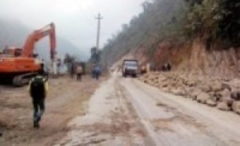 Narayangadh-Butwal road section: Expansion on halt due to rain
