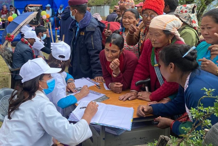 खोटाङमा सञ्चालित बृहत् स्वास्थ्य शिविरबाट छ हजार लाभान्वित