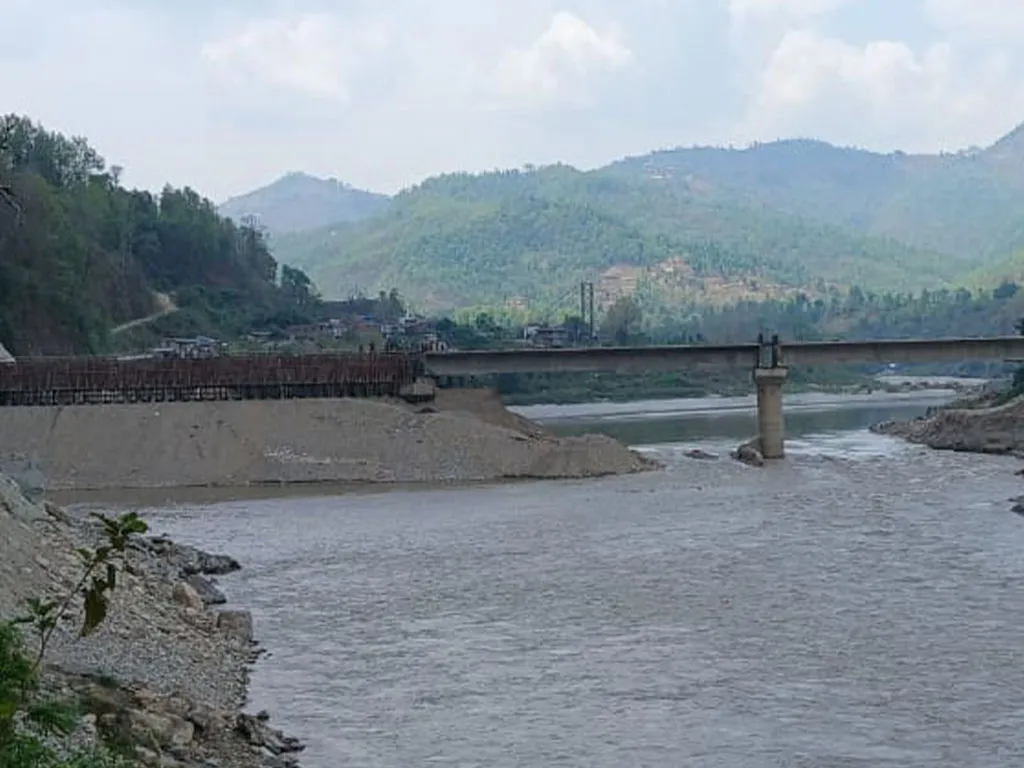 कालीगण्डकी नदीमा युनिक मोटरेवल पुल निर्माण