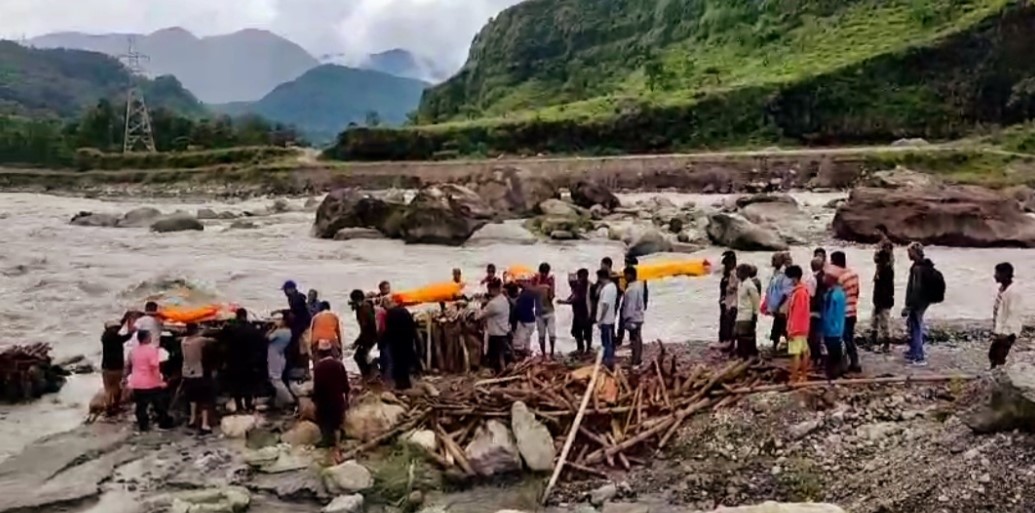 कास्की पहिरो अपटेडः मृतक पाँचजनाको सामूहिक दाहसंस्कार