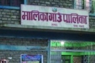 बलेनीको पानी पिउन बाध्य छन् च्युरिबोटवासी