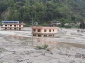 बाढीमा दुई चिनियाँ र एक भारतीयको मृत्यु   