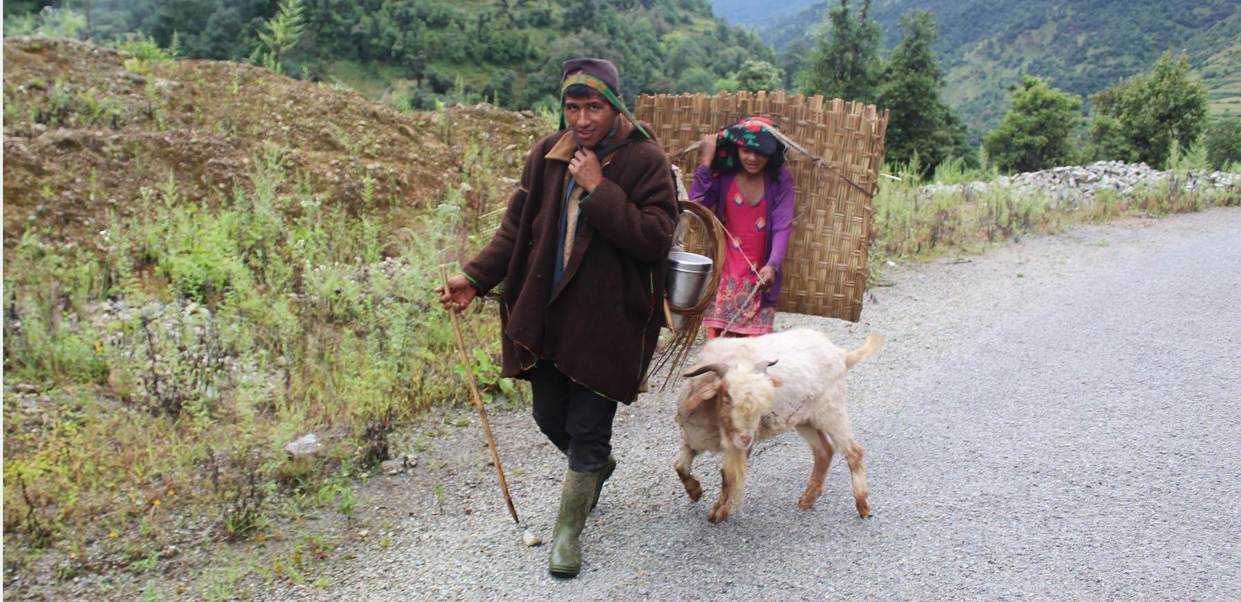 बागलुङको लेकमा उत्पादित कपडा विदेश निर्यात