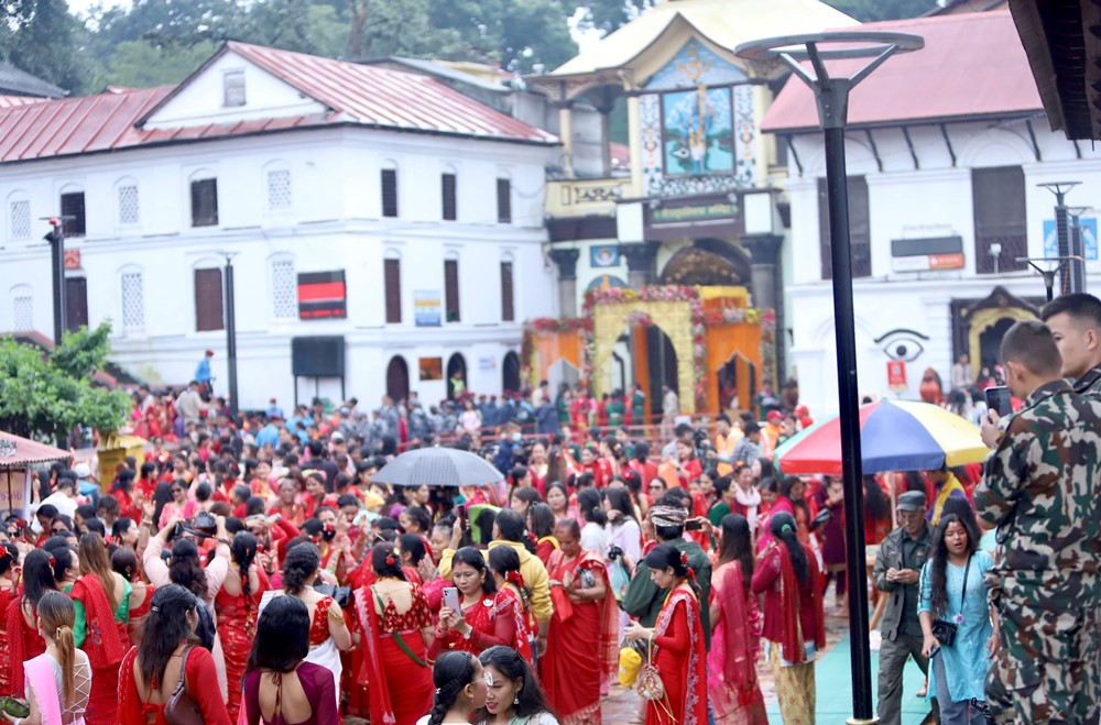 हरितालिका (तीज) : पशुपतिनाथलगायत देशभरका शिवालयमा बिहानैदेखि भीड