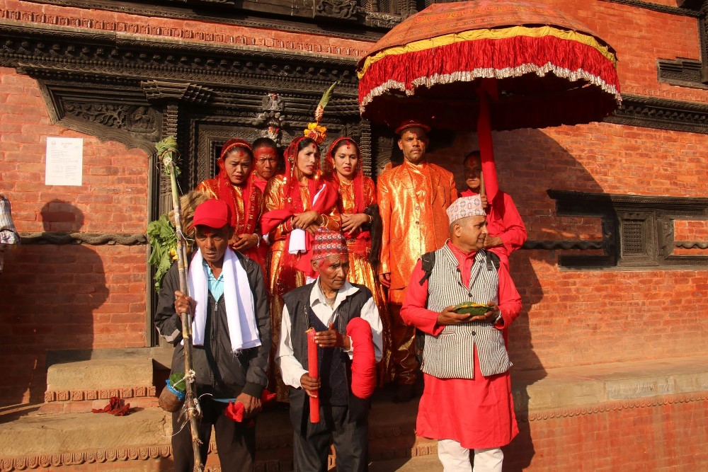 गोरखा दरबारको दसैँघरमा फूलपाती भित्र्याइयो