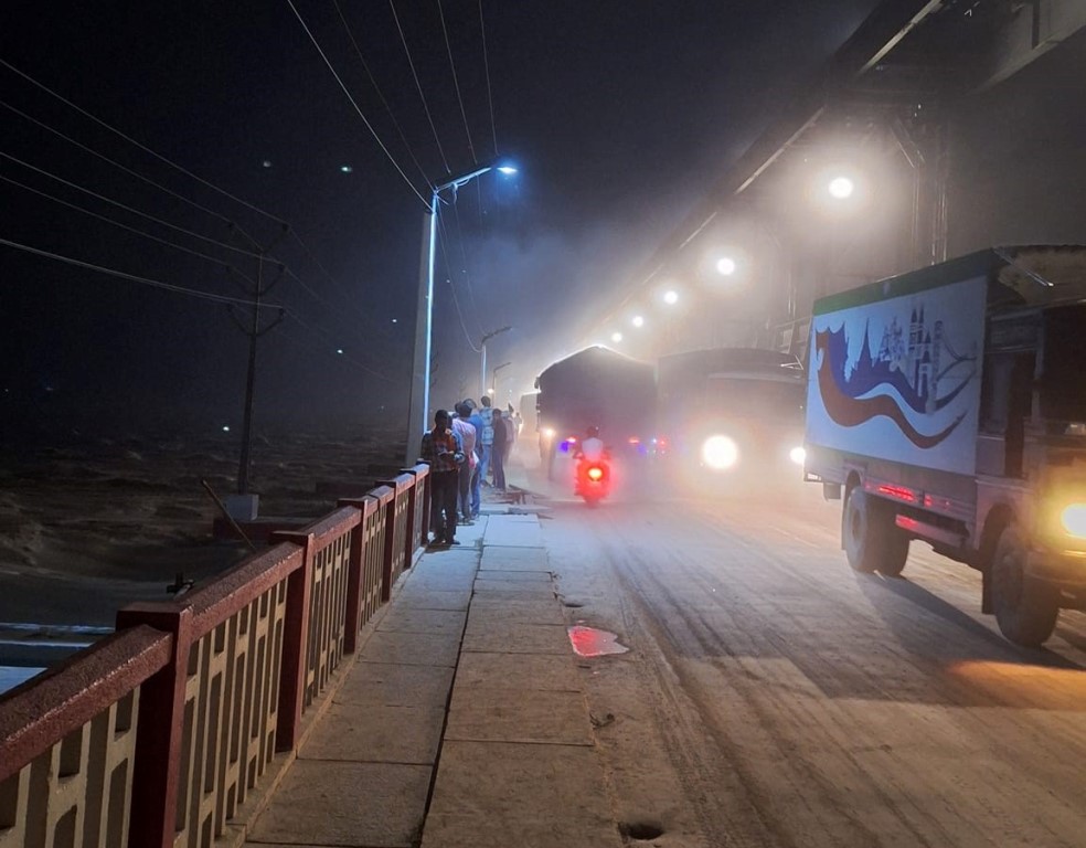 Traffic through Koshi barrage bridge resumes