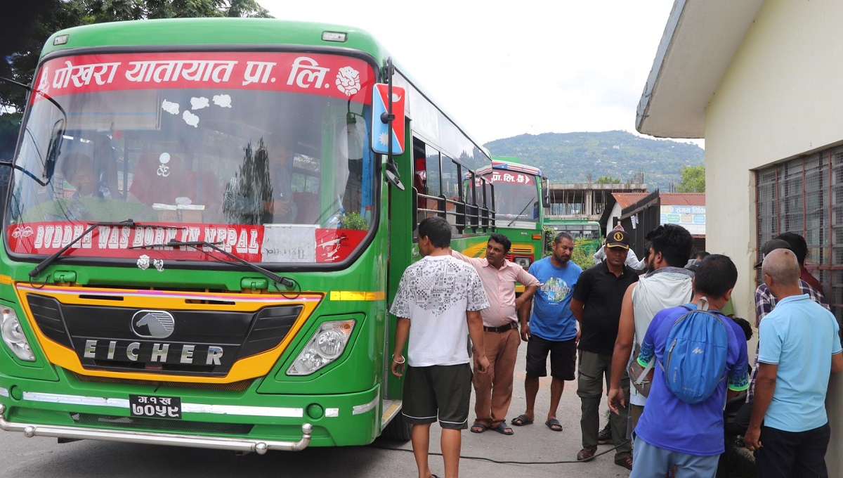 पोखरा महानगरमा सञ्चालित सार्वजनिक बसको प्रदूषण जाँच