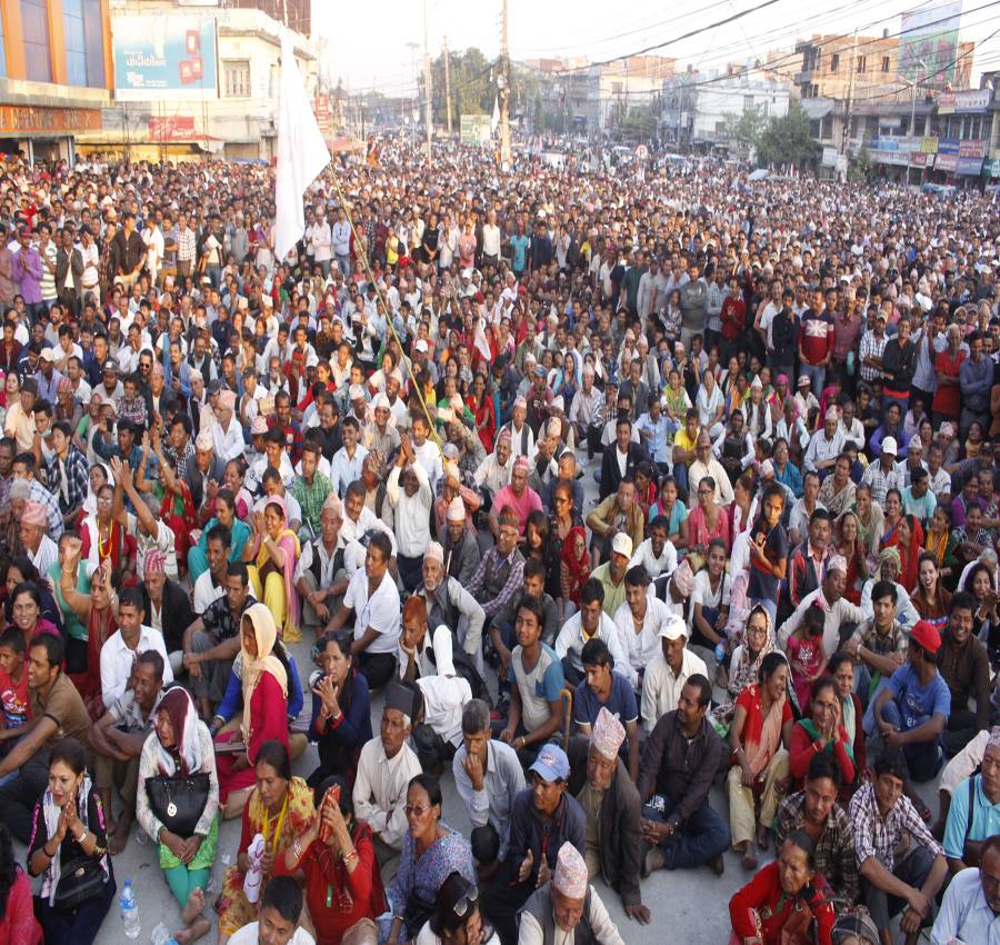 केपी ओलीको गृह जिल्लामा तिन राजनीतिक गठबन्धन दलको बिशाल सभा