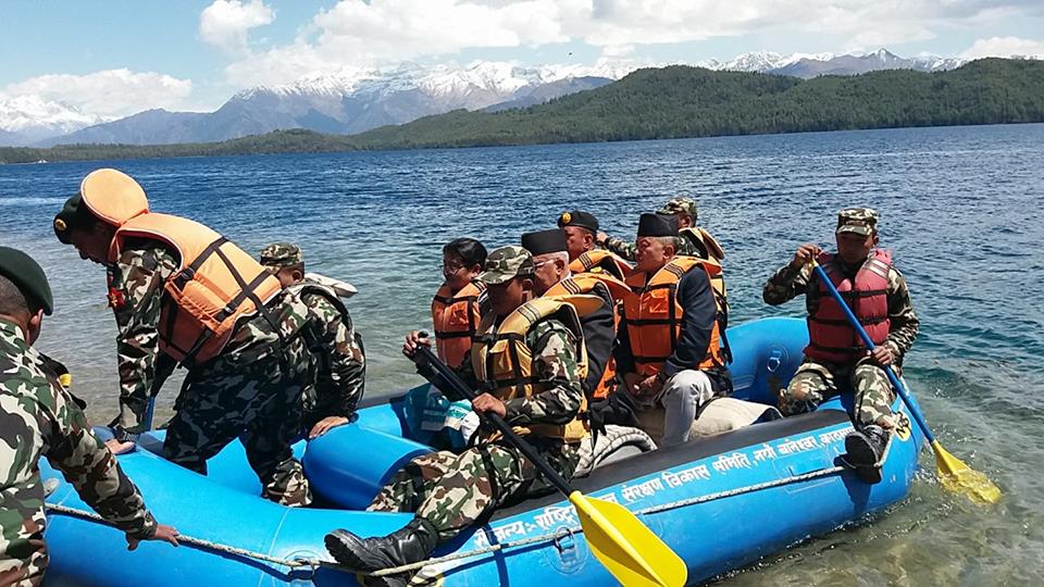 नयाँ बर्षमा प्रधानमन्त्री ओली मुगुको रारा तालमा सरर (तस्बिर सहित )