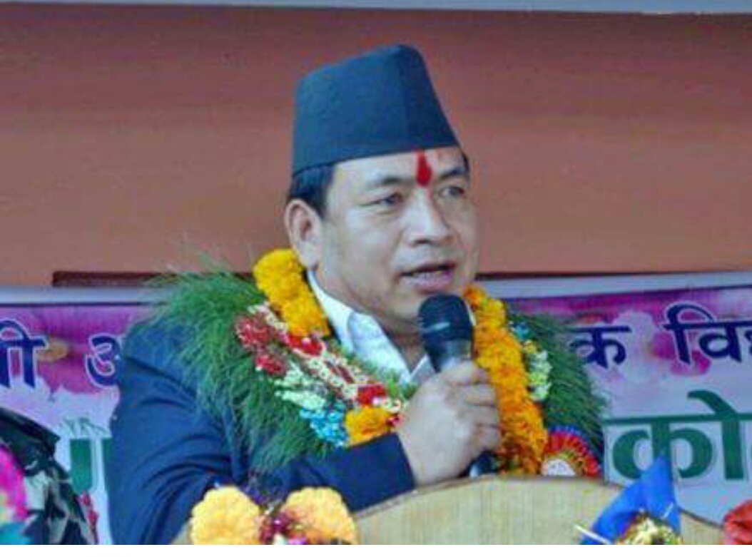 नेपालकै उपराष्ट्रपति पुनको हातबाट बाँडियो बाइबल