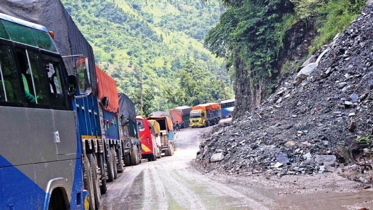 दुर्घटना न्यूनीकरणका लागि पृथ्वीराजर्मागमा खतराको पहिचान