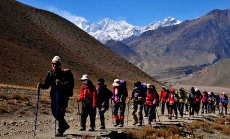 महङ्गो शुल्कका पर्यटन व्यवसाय सङ्कटमा   