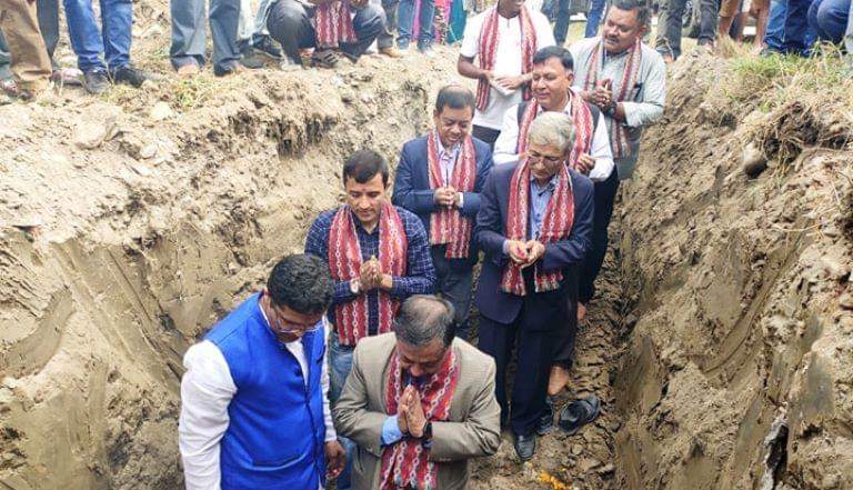 सौराहामा रोटरी घण्टाघर बन्ने 